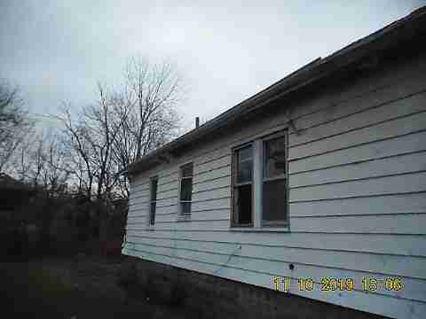 12090 Roselawn (5)_m.jpg